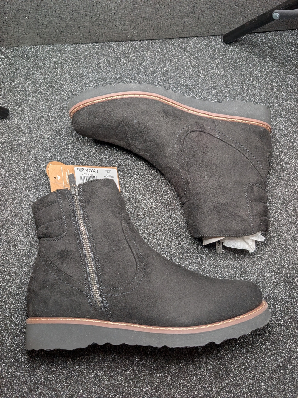 ROXY Jovie Fur Women’s Size 9 Black Faux Fur Lined Ankle Boots NWT - Picture 6 of 8